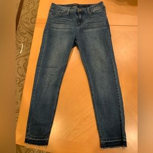Woman’s Kenneth Cole New York dark wash skinny jeans size 8